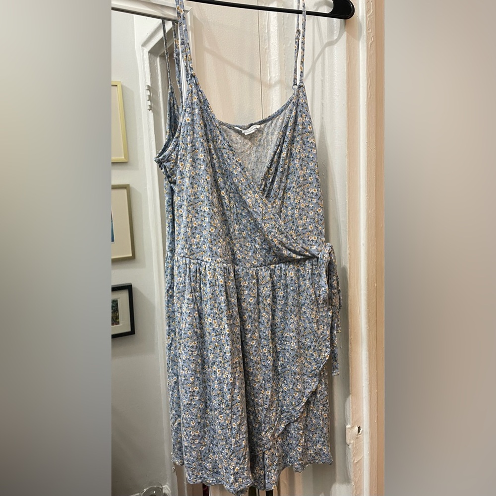 American Eagle flowy floral romper